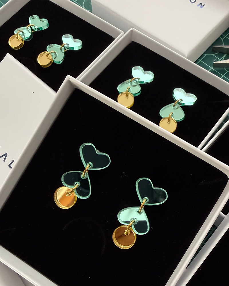 PENDIENTES MINI FURA FURA MINT ALMALEON